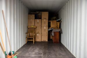 What Are the Best Types of Containers to Store Your Belongings in for Self Storage?
