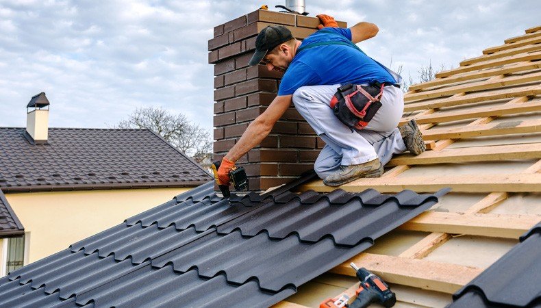 Roof Replacement: A Complete Guide to Choosing the Right Contractor for Your Home